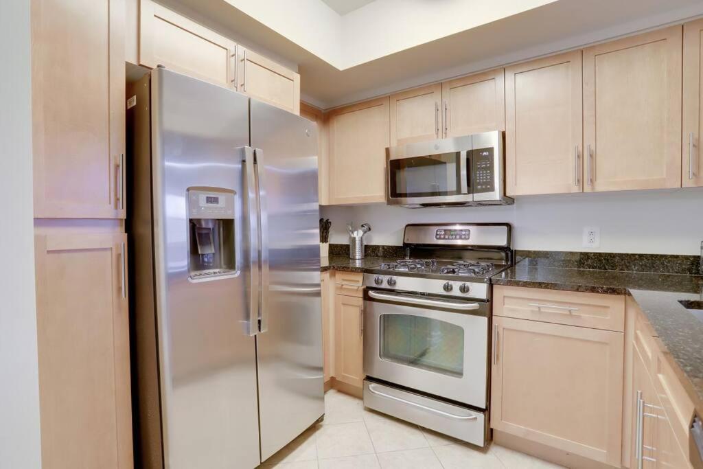 Upscale Comfort Next To Metro And Dining Άρλινγκτον Εξωτερικό φωτογραφία